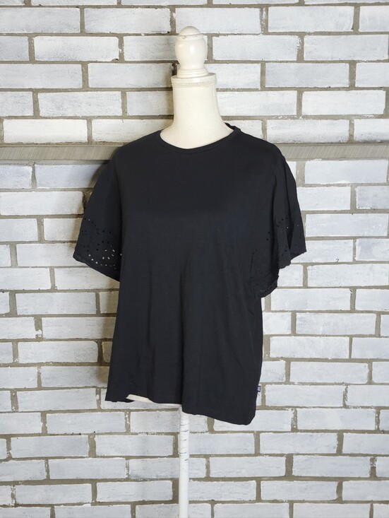 GAP Tops - • Gap Women's Short Eyelet Sleeve Boxy T-Shirt Size XXL Black Cotton Modal Blend
